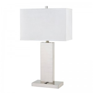 Đèn bàn của bộ khách sạn tại phòng khách