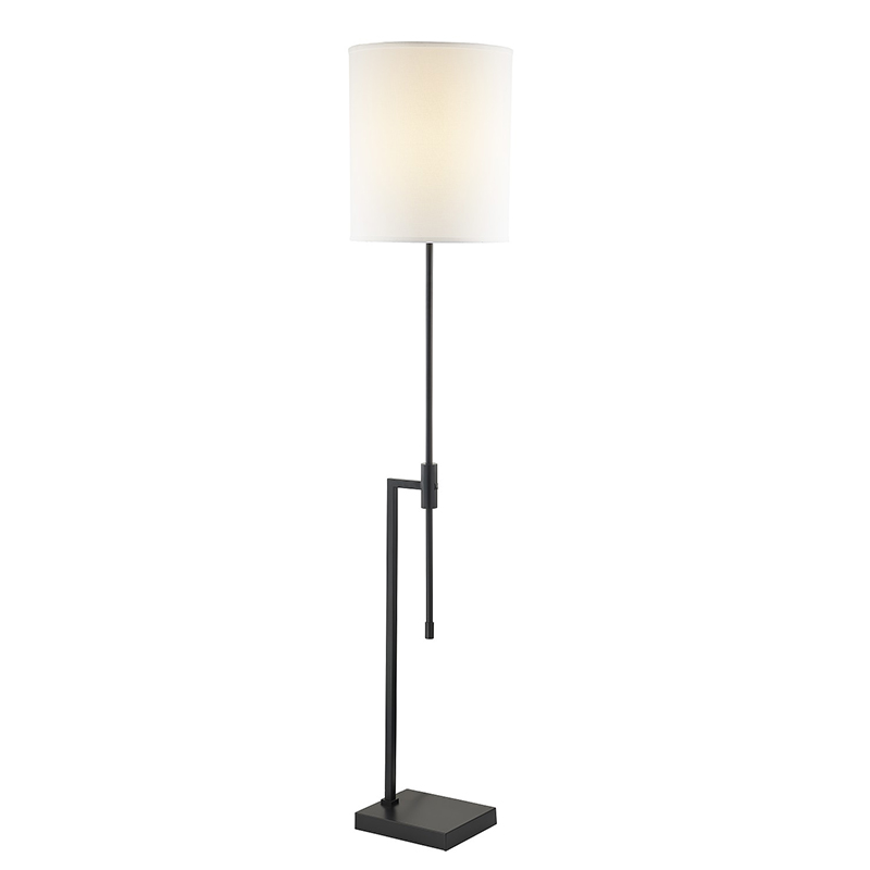 Đèn sàn khách sạn Waterwalk với lớp hoàn thiện màu đen mờ ở ghế sofa bên cạnh phòng khách